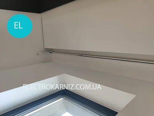 Електричний карниз в ниші для  штори