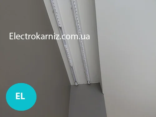 Карниз для штор установленный на потолок