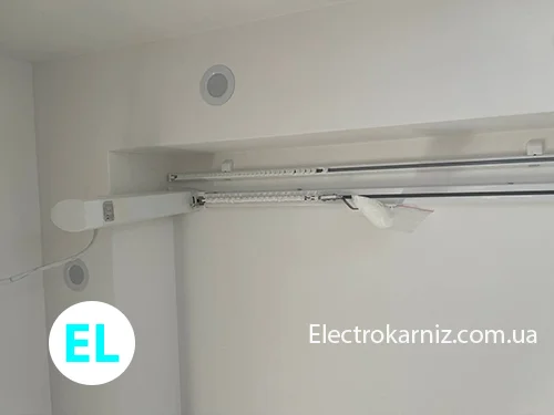 Электрокарниз для штор Dooya Smart 