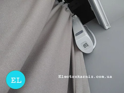 Електропривод для штор для смартфона Apple Home Matter